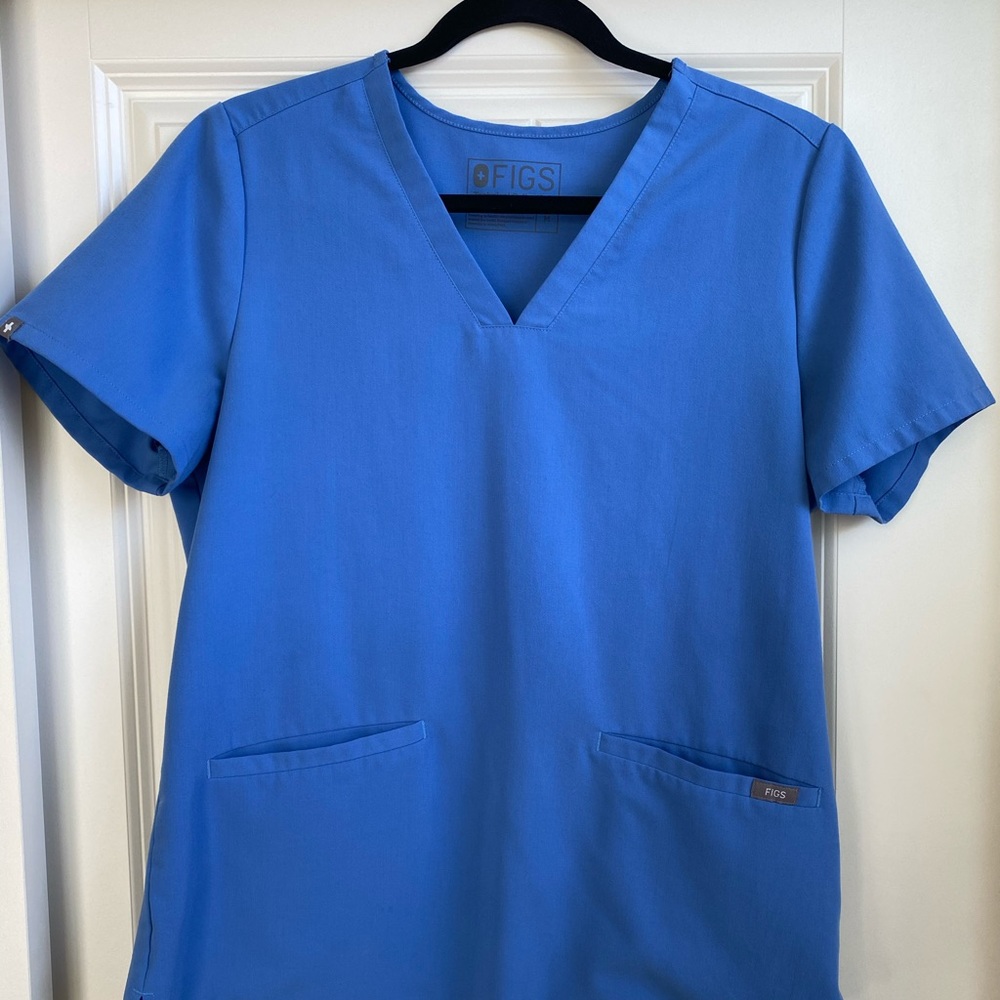 FIGS Casma three pocket scrub top, ceil blue